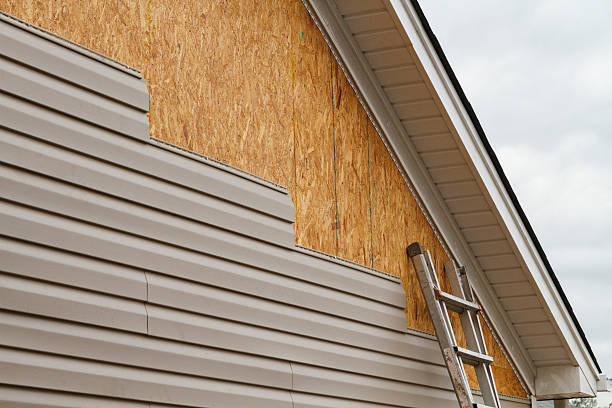 Professional Wood Siding technician working in Liberty, SC
